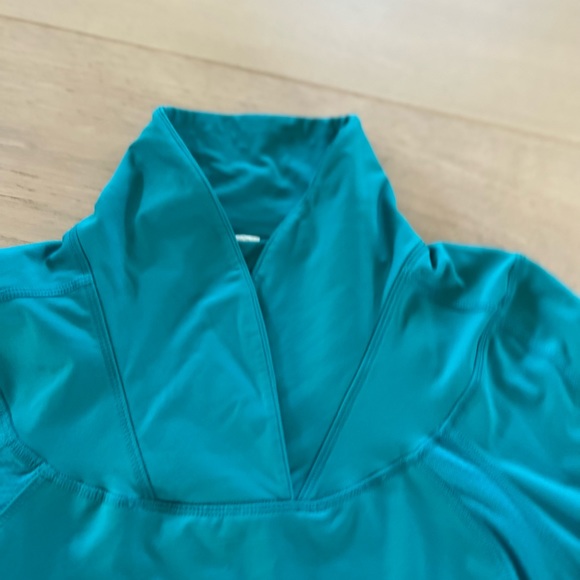 Lululemon top size 6 - Picture 2 of 3